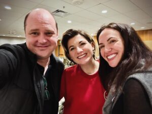 Mike Flanagan Instagram - One of my absolute favorite moments at Emerald City Comic Con… thank you so much Seattle! #emeraldcitycomicon