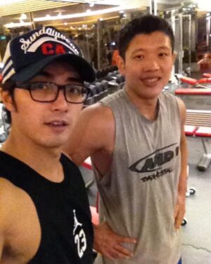 Mike He Instagram - 天哪…兄弟，為什麼….. 中午接到消息到現在都無法相信！上周還開心見到你特地北上來參加我小妹的婚禮，大一同班認識到現在，你總是那麼樂觀善良，熱心助人、常常一起哈啦打屁講幹話、一起打球、最喜歡看你教科書式的投籃神射，我還是無法相信…..R.I.P 兄弟 @wang720521 #王男桂 #永遠的神射手 #永遠的兄弟 #好難受