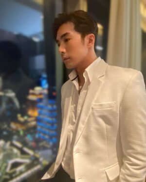Mike He Instagram - 白西裝模式🤣🤣🤣 @phoenix.i_jewelry