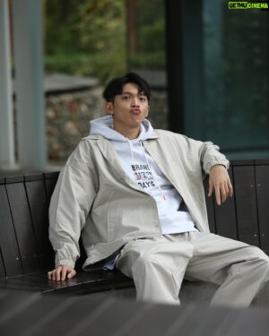 Mike Lin Instagram - 行動表情包😎

✌🏻@persevere_official 
@nmr_wei321 
📷 @wwwuccchi 
#persevere1905