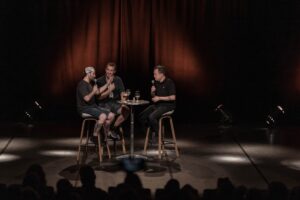 Mike Ward Instagram - Dimanche on est de retour au bordelcomedie !

Il y aura deux captations de @sousecoute (18h et 21h) sur Patreon.com/sousecoute

L’épisode avec @jerr_allain et @pierre_thevenoux ainsi que plusieurs autres sont en ligne sur Patreon et seront éventuellement disponibles sur toutes les plateformes.

📸 @michelgrenier