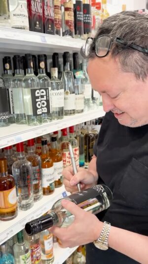 Mike Ward Instagram - Je suis allé magasiner à la SAQ!
.
.
.
.
.
#wardvodka #mikeward #SAQ
