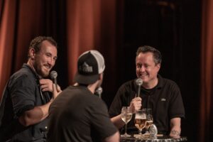 Mike Ward Instagram - Dimanche on est de retour au bordelcomedie !

Il y aura deux captations de @sousecoute (18h et 21h) sur Patreon.com/sousecoute

L’épisode avec @jerr_allain et @pierre_thevenoux ainsi que plusieurs autres sont en ligne sur Patreon et seront éventuellement disponibles sur toutes les plateformes.

📸 @michelgrenier
