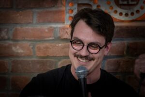 Mike Ward Instagram - Ce dimanche Il y aura deux captations de @sousecoute (18h et 21h) sur Patreon.com/sousecoute

Les épisodes avec Normand Brathwaite, Patrick Huard, @fondation_yvon_deschamps_cs, @pierlucfunk, @jaylali ainsi que plusieurs autres sont en ligne sur Patreon et seront éventuellement disponibles sur toutes les plateformes.

📸 @michelgrenier