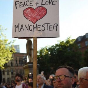 Mikel Arteta Instagram - ‪Still in shock...All my thoughts are with everyone who lost someone 🙌...If only the ones who run the world could do it from peace and love‬