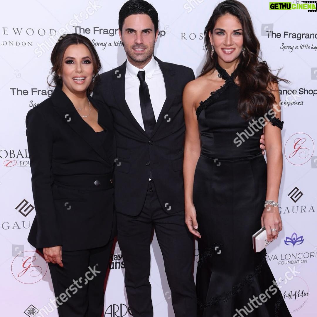 Mikel Arteta - 30.5K Likes - We can always find time to help the ones in need.Such a pleasure to be at the Global Gift Gala London with so many inspiring people. Noche muy emotiva al lado de maravillosas personas reunidas con el fin de aportar en la ayuda a niños, mujeres y familias necesitados. @globalgiftfoundation @evalongoriafoundation @raysofsunshinecc #ggglondon18 #globalgiftgala #lorenabernal #mikelarteta #arteta #evalongoria @lober99 @evalongoria Gracias @mariarbravo @nicoedesign por vuestro cariño.