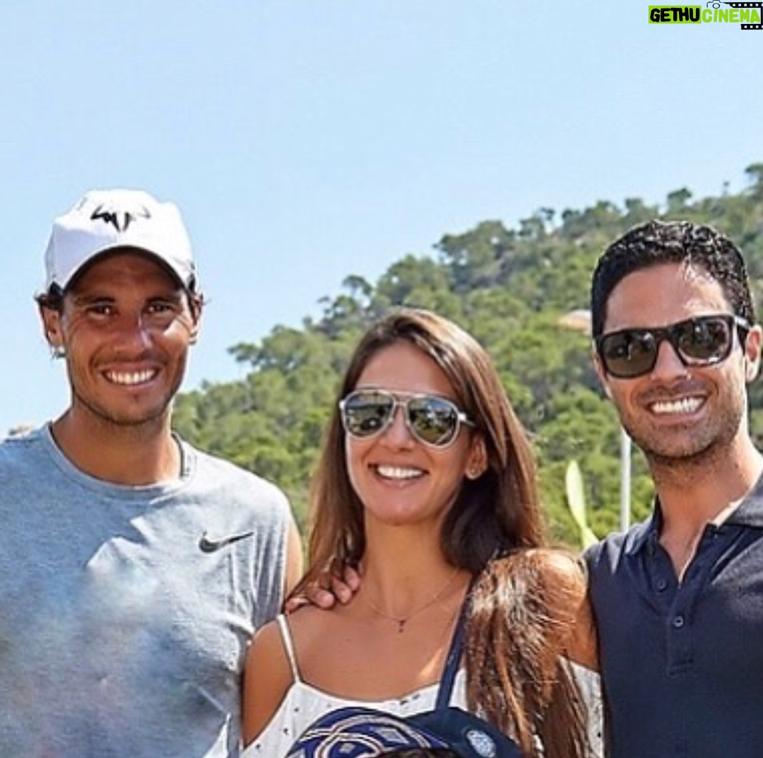 Mikel Arteta - 31.1K Likes - Watching the last training session before he heads to #Wimbledon. Top Men!! #rafanadal #carlosmoya @rafaelnadal #tenis #champion #inspiring