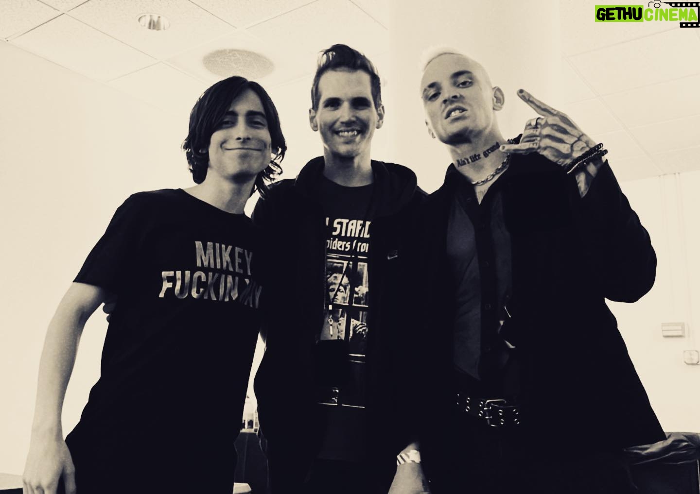 Mikey Way - 65.7K Likes - ☂ 🎸🤘