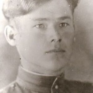 Mikhail Bashkatov Instagram - Мой дед Михаил Башкатов встретил войну 16-летним подростком в селе Берёзовка в Казахстане. В 1943 году был мобилизован в армию вместе с десятком односельчан, с такими же только что окончившими школу юношами и двумя мужиками лет сорока.
Но на фронт Михаил не попал. Вначале его отправили в учебный полк куда-то под Иркутск. Как более грамотного и весьма активного по натуре, определили на ускоренные сержантские курсы. Преподаваемые на этих курсах науки дед стремительно и успешно усвоил и также стремительно получил на погоны по две лычки. Но буквально за неделю или две до отправки на фронт на учениях ему попали по ноге гранатой, не боевой, а учебной, с небольшим количеством взрывчатки, так называемой «хлопушкой». Сустав над ступнёй был раздроблен. Ногу спасли, но так до конца жизни он и прихрамывал. Списали его в запас. 
После выздоровления был отправлен по месту жительства в Казахстан на Текелийский рудник в трудармию. Участвовал в строительстве горной дороги и моста для вывоза горного леса для нужд рудника. Заработал на этой дороге Михаил язву желудка и медаль «За трудовую доблесть в годы Великой Отечественной войны». Увы, в живых деда я не застал, но имя своё получил в честь него!

Уверен, у каждого из вас есть история про ветерана или труженика тыла времён Великой Отечественной. Публикуйте свои рассказы с хештегами #ПомнюПобедителей и #Победа75 – так о ваших героях узнают миллионы людей!