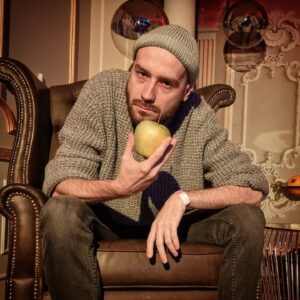 Mikhail Kshishtovsky Instagram - Мое кастинг фото на роль следующего главы Apple.