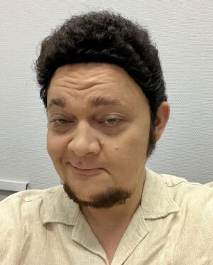 Mikhail Stognienko Instagram - Как видите, моя «рабочая сторона» левая)