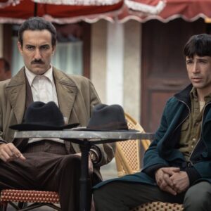 Miki Esparbé Instagram - #UnHombreDeAcción ya en @netflixes 💥✊🏻

📸: @vivesquim