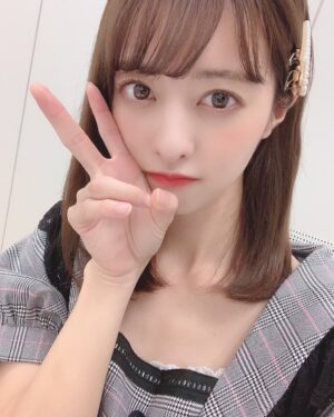 Miki Hashima Instagram - ぴーす✌️ #今日は
#幕張メッセ の
#リハでした
#まだ来るの迷ってるの
#後悔するなら
#来てから後悔してね ？
#まぁさせないけど
#みきのこと
#好きになってみる ？

#なんてね
#言っちゃった わら