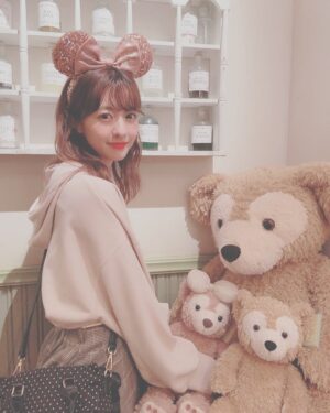 Miki Hashima Instagram - 私が襲いにいきました🐻

#ディズニーシー
#ダッフィー 
#シェリーメイ
#今度はメンバー全員で行きたいね
#ひなちゃん には
#2回会えました 笑笑
#さすがガチ恋のわたし
#ソアリン初めて乗ったけど
#感動した
#みんなも乗るべき ！！！！！
#幸せな時間だったなあ