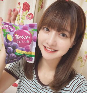 Miki Hashima Instagram - この夏はGUのルームウェア
「コールドフィールラウンジセット」

を着て過ごすよ~☺️✨

冷んやりしてて
着心地が最高👏

色合いもチョコミントみたいで
夏にぴったりだね💚💙

アイスの実とコラボもしてて、キャンペーンサイトをぜひチェックしてね！

みんなもお揃いにしよ~🐶

#GUパジャマ
#ルームウェア