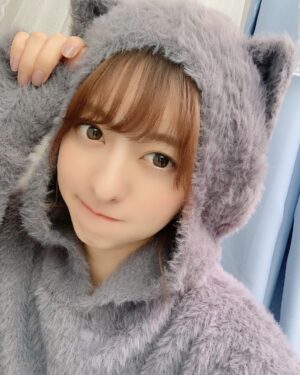 Miki Hashima Instagram - りゅうくんとアクアに
いつかかわいさで
勝ってみせるぞ🐱🐱🐱