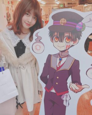 Miki Hashima Instagram - 推しが尊い🥺❤️ #地縛少年花子くん 
#カフェ