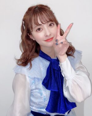 Miki Hashima Instagram - 久々のライブはほんとに楽しかった☺️

ヘアメイクも衣装も最高にかわいい❄️💎

しあわせ~💘