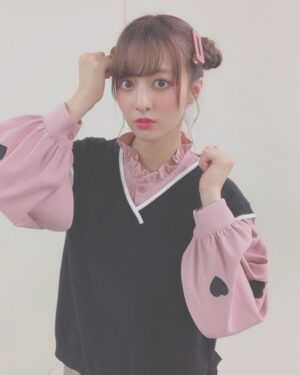 Miki Hashima Instagram - ❤︎❤︎❤︎ 大好きなぴんくとハート

ニットベストはくろにしたよ💗🖤 💓　@17kg_official 💗 ❤︎❤︎❤︎ #17kg 
#pink
#black