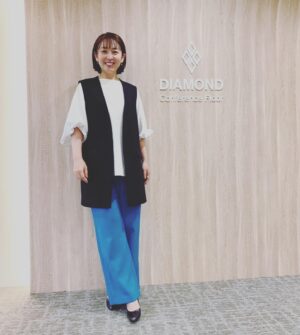 Miki Sakai Instagram - 本日発売のダイアモンド社『息子・娘を入れたい会社2023』に
私のインタビュー記事が掲載されてます✏️よかったら、ぜひ♬

#酒井美紀#女優#muaproduction#湘南#取材#大学院#一児の母