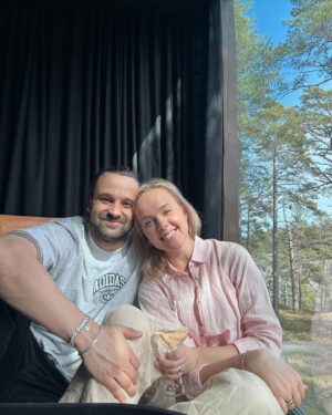 Mikko Parikka Instagram - 10 kuvaa ja meidän 10 hääpäivä 🥹💕