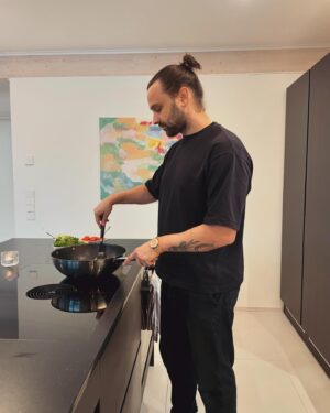 Mikko Parikka Instagram - 👨‍🍳 NFL-kauden jälkeen nää sunnuntait on outoja😳 no onneks jefu jatkuu taas heti syyskuussa😭