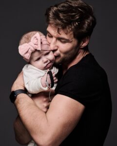 Miko?aj Roznerski Most Liked Photos and Posts