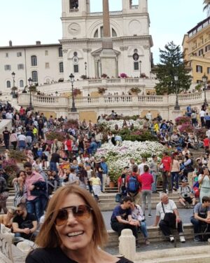 Mila Moreira Instagram - Piazza di Spagna/ Trinità del Monte 
Primavera em Roma!!!