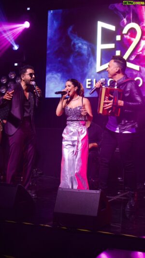 Milciades Cantillo Instagram - A 2 días…. ⏳ Cuenta regresiva para compartirles el concierto en vivo desde Miami con los @elegidosbysergioluis @nativaofficial  y @cantillomusic acompañados  de una banda de músicos increíbles! Vamos a conectarnos este  2 de febrero a las 7 de la noche por todas las plataformas digitales y mi canal de YouTube para que vivamos y disfruten con nosotros una experiencia única!!!! #conciertoenvivo #liveinmiami #NativayCanti #ElegidosenMiami #sergioluis #miami #vallenato #latinmusic
