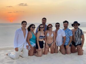 Milena Martines Instagram - A vida se torna uma jornada melhor quando encontramos pessoas tão loucas quanto nós ❤️