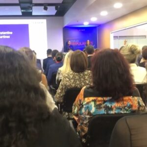 Milena Martines Instagram - Dia do Comissário de Bordo ✈️
Muito feliz e honrada por ter escolhido esta nova profissão..sou apaixonada pelo que faço! De repente o plano B, virou plano A ❤️
(Vídeo da nossa formatura ano passado..só nós sabemos o quão difícil foi passar na prova de português do Vagas.com 😂😂😂😂).