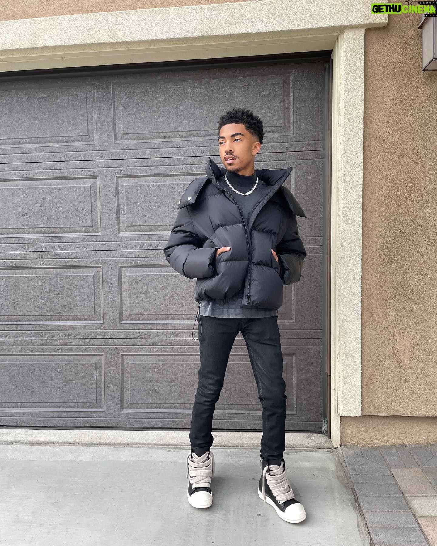 Miles Brown - 234.5K Likes - spider-verse premiere 🕷️🕸️ @marvel