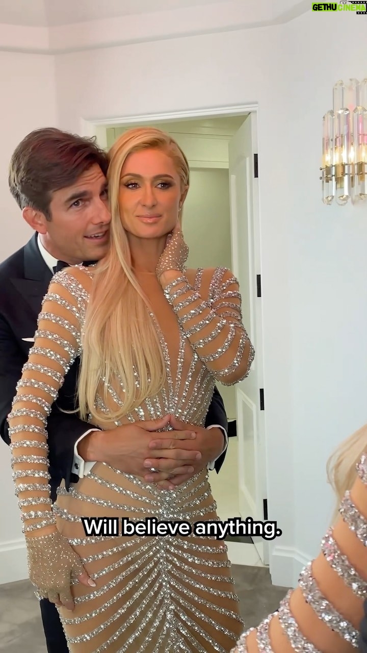 Miles Fisher - 407.3K Likes - Paris and I are #sliving our best life š¾š¤ @milesfisher
#deeptomcruise magic made with @parishilton @vfxchrisume