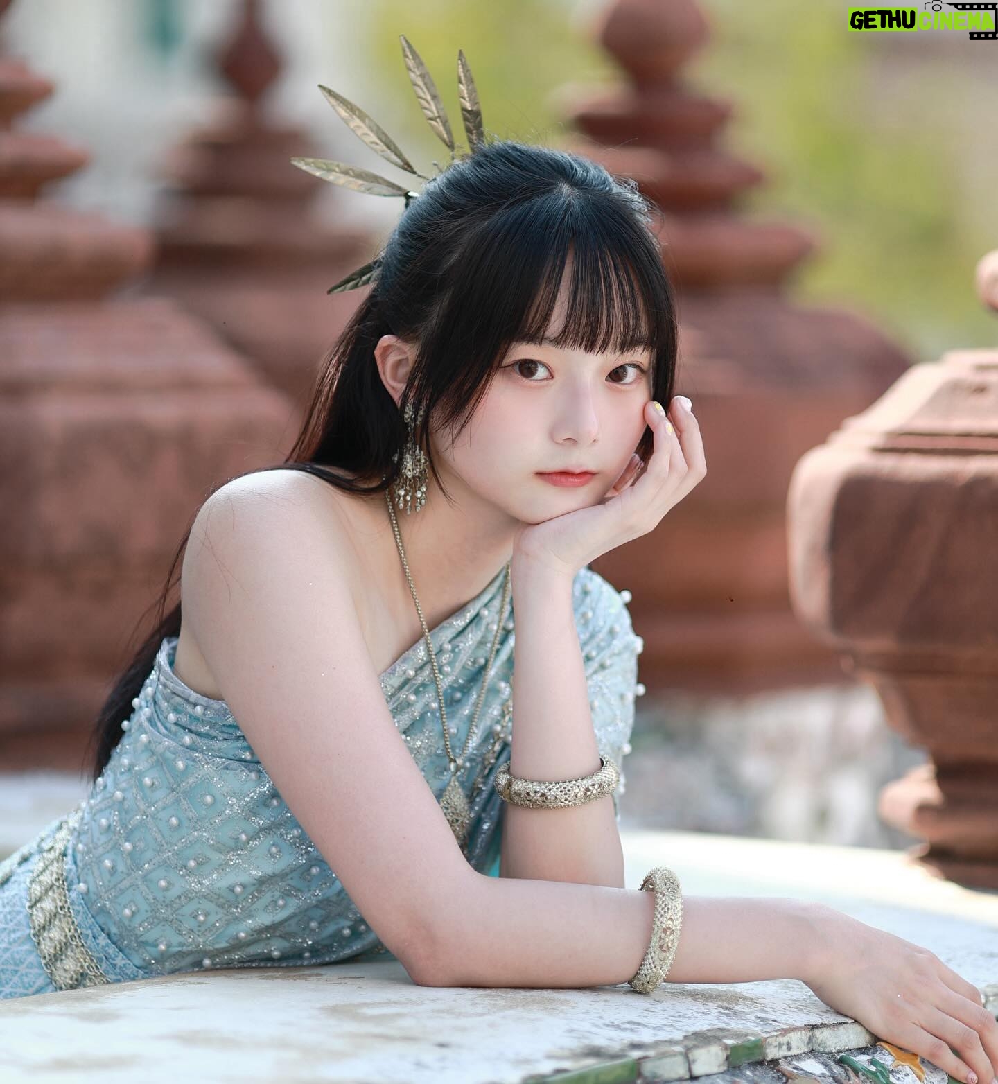 Mimi Shao - 3.6K Likes - ชุดไทยสวยมากจริงๆ💙
但在中午艷陽39度下拍泰服
這體驗近期不會想再一次(」°ロ°)」