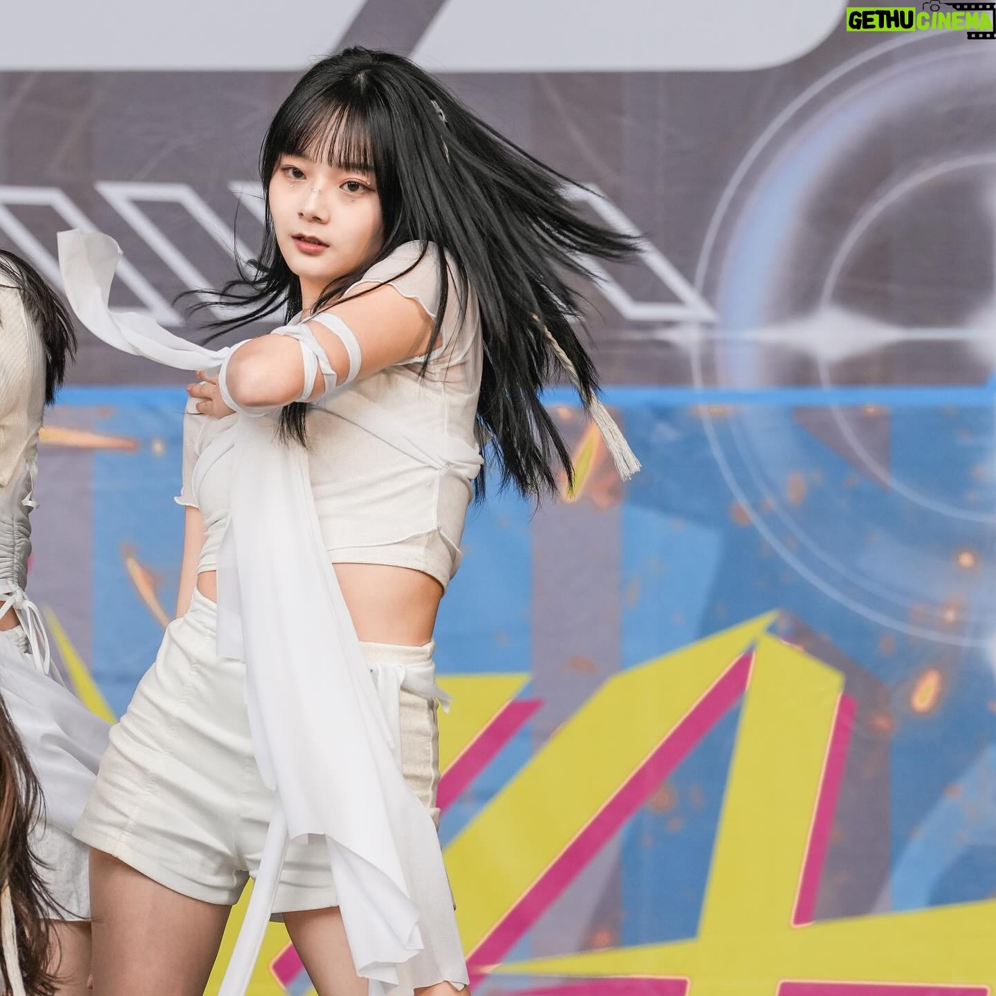 Mimi Shao - 1.7K Likes - -
𝐇𝐞𝐫𝐨𝟒𝐖𝐡𝐨 𝐊-𝐂𝐈𝐑𝐂𝐋𝐄 𝐏𝐄𝐀𝐂𝐇𝐔 初賽 𝐩𝐚𝐫𝐭𝟏
感謝PEACHU找我一起參與這次比賽
跟喜歡的人們一起比賽原來是這種熱血的感覺
公佈成績聽到PEACHU的名字感動得快哭出來了
好寶貴的經驗
🤍🍑
📷 @lynn_goahead
