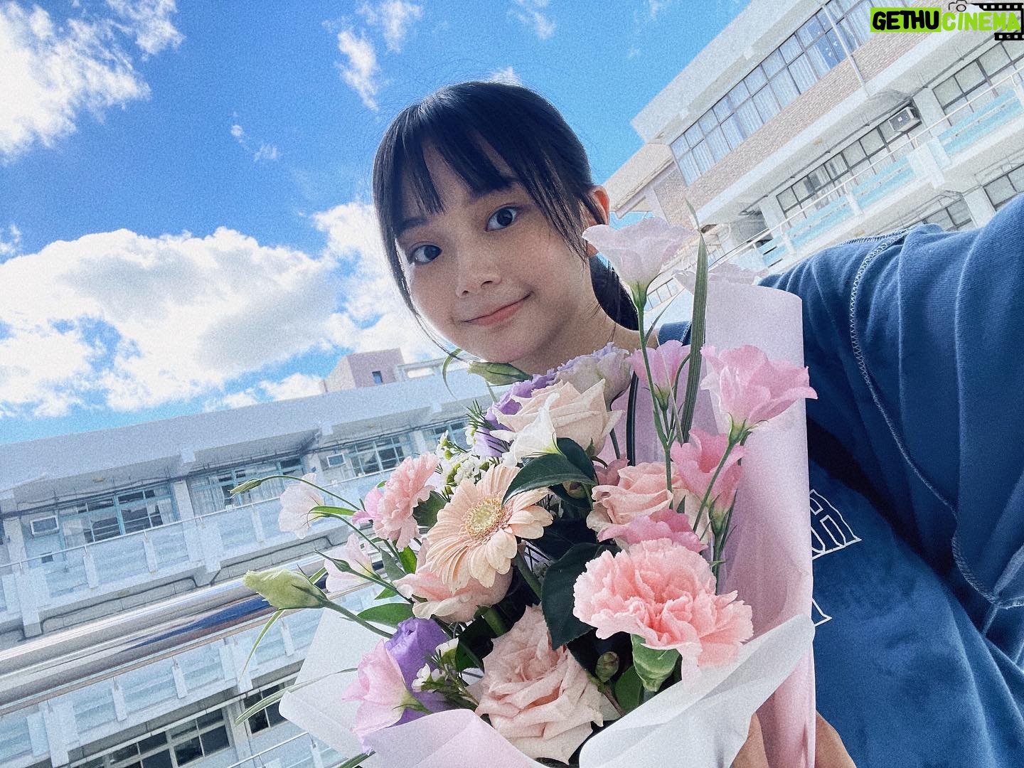 Mimi Shao - 2.8K Likes - -
𝟸𝟶𝟸𝟹,𝟿,𝟸𝟹 殺青
謝謝妳療癒我
謝謝妳帶我去看海
謝謝妳帶我面對我一直不敢正視的傷口
謝謝妳讓我知道還有妳陪我
如此相像的妳 一定要繼續勇敢下去喔
我在未來等妳
(拖這麼久才發一定又是因為走不出來ಥ_ಥ)
