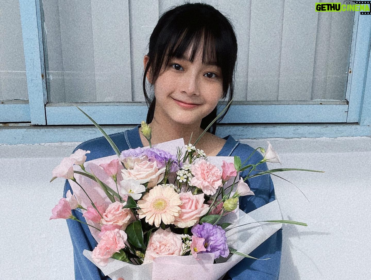 Mimi Shao - 2.8K Likes - -
𝟸𝟶𝟸𝟹,𝟿,𝟸𝟹 殺青
謝謝妳療癒我
謝謝妳帶我去看海
謝謝妳帶我面對我一直不敢正視的傷口
謝謝妳讓我知道還有妳陪我
如此相像的妳 一定要繼續勇敢下去喔
我在未來等妳
(拖這麼久才發一定又是因為走不出來ಥ_ಥ)