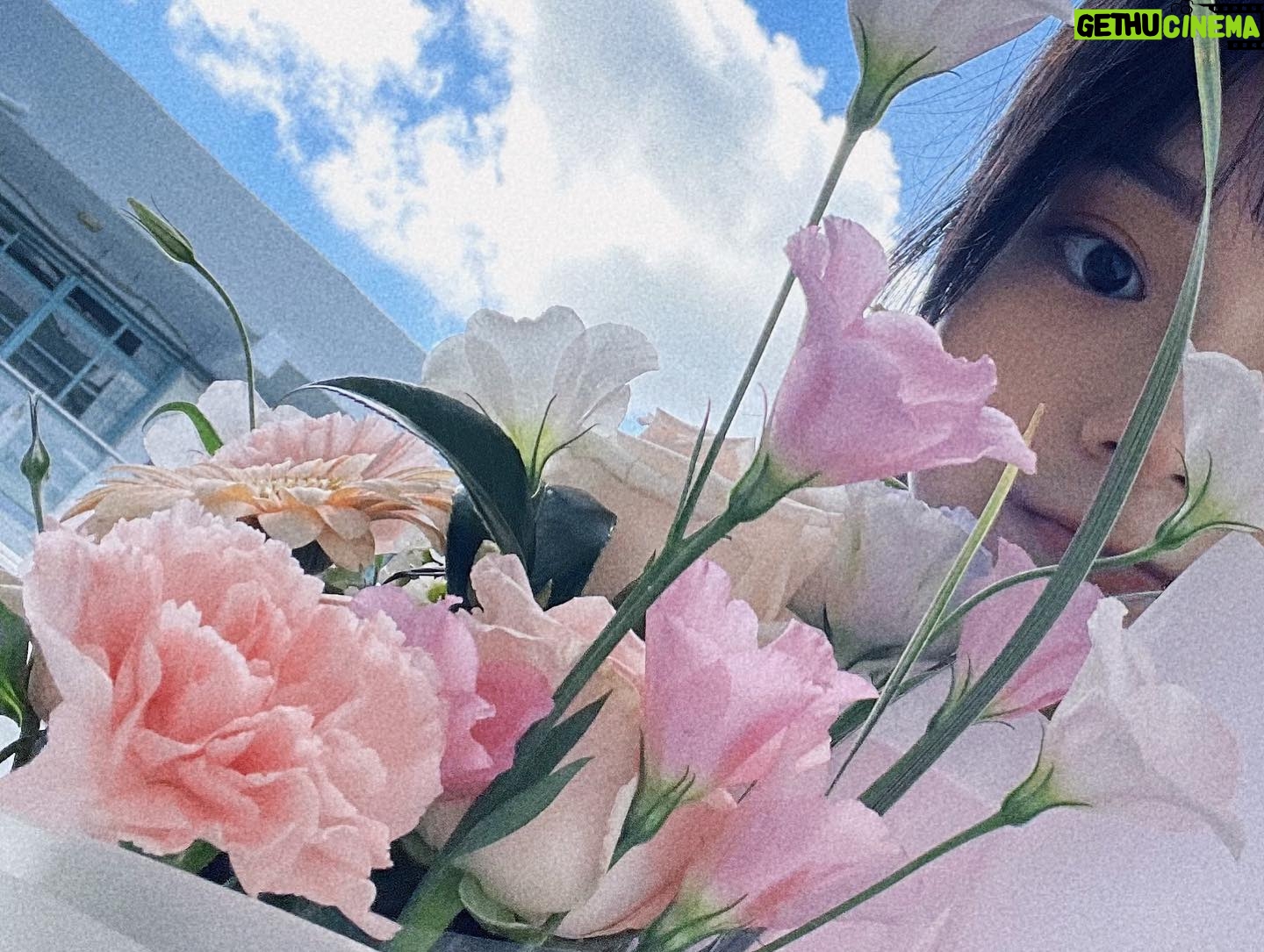 Mimi Shao - 2.8K Likes - -
𝟸𝟶𝟸𝟹,𝟿,𝟸𝟹 殺青
謝謝妳療癒我
謝謝妳帶我去看海
謝謝妳帶我面對我一直不敢正視的傷口
謝謝妳讓我知道還有妳陪我
如此相像的妳 一定要繼續勇敢下去喔
我在未來等妳
(拖這麼久才發一定又是因為走不出來ಥ_ಥ)