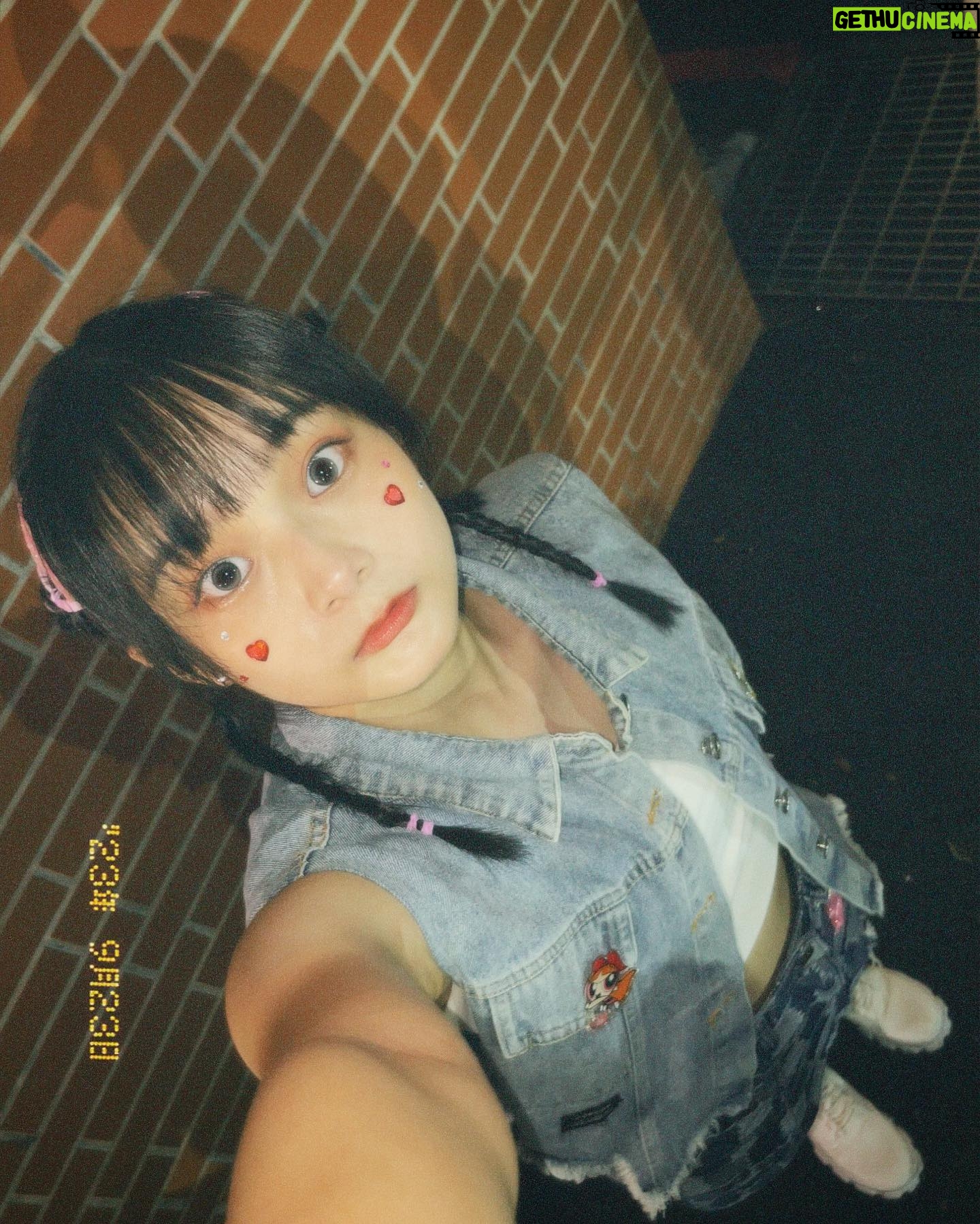 Mimi Shao - 2.1K Likes - -
很開心我的大學四年有YoungYoung一起
雖然大家都不Young了
但還是要繼續跳下去(((o(*゚▽゚*)o)))!