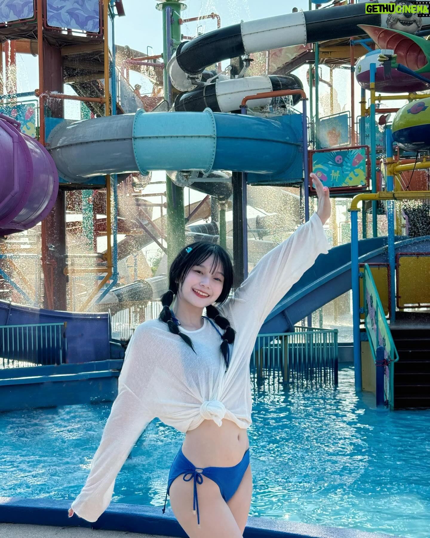 Mimi Shao - 3.8K Likes - -
📍Columbia Pictures Aquaverse
在這裡又找回小時候的自己了💙
大家一定要來這間水樂園玩!!!