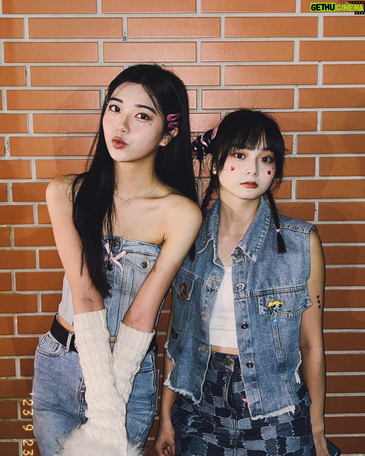 Mimi Shao - 2.1K Likes - -
很開心我的大學四年有YoungYoung一起
雖然大家都不Young了
但還是要繼續跳下去(((o(*゚▽゚*)o)))!