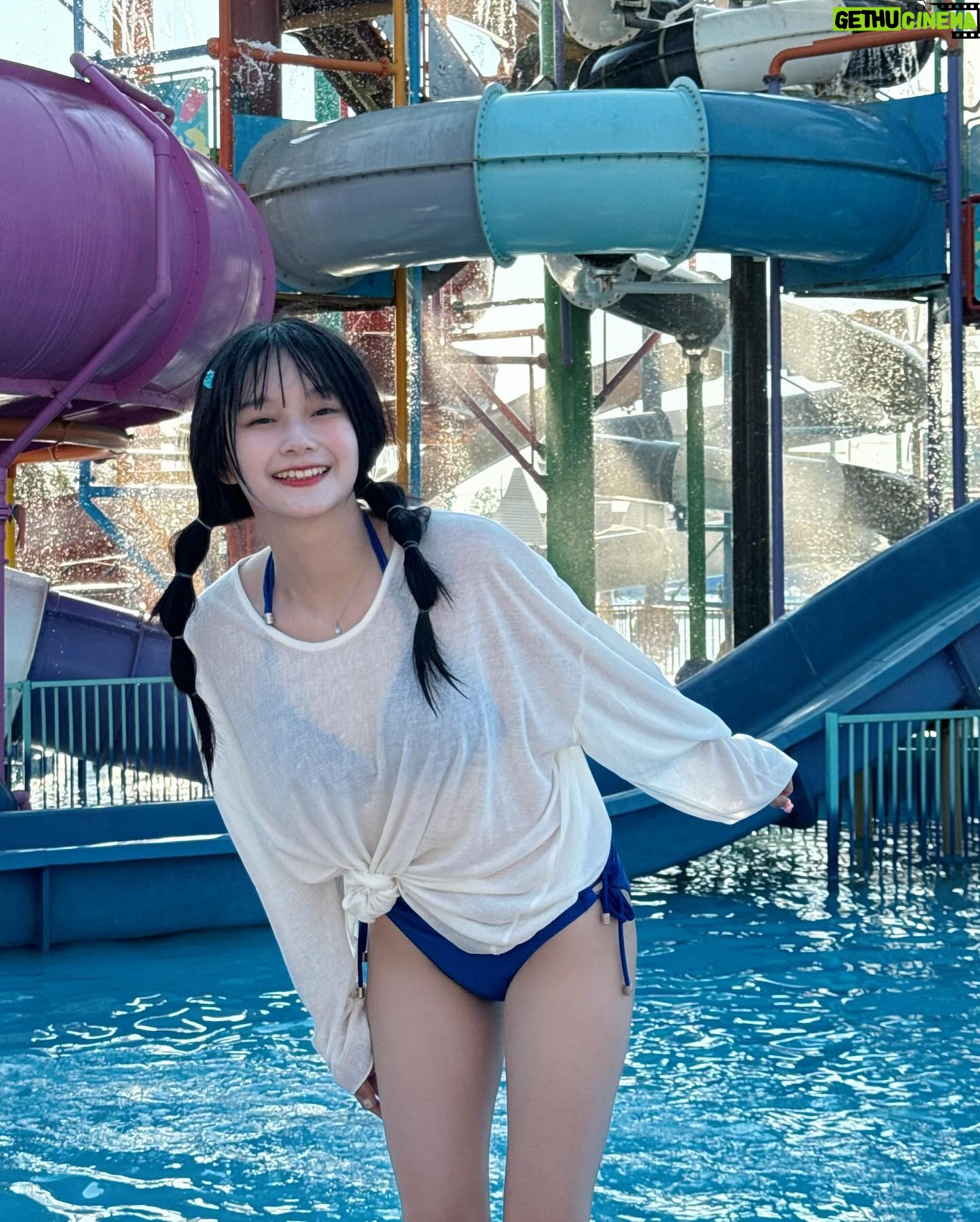 Mimi Shao - 3.8K Likes - -
📍Columbia Pictures Aquaverse
在這裡又找回小時候的自己了💙
大家一定要來這間水樂園玩!!!