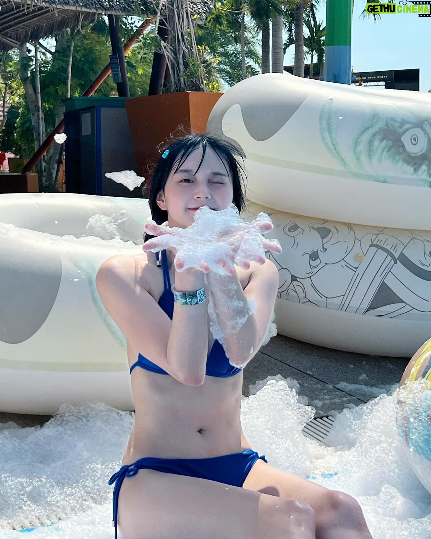 Mimi Shao - 3.8K Likes - -
📍Columbia Pictures Aquaverse
在這裡又找回小時候的自己了💙
大家一定要來這間水樂園玩!!!