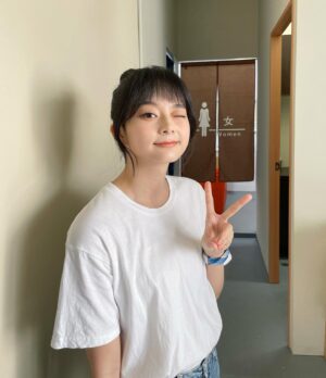 Mimi Shao Instagram - -
已大四

請求大家開始幫忙祈禱小米明年6月順利畢業😀👍🏻

每天都會努力更新這輩子最後一段學生時期的日子
（別想再有下次⋯）