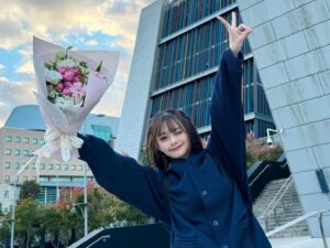 Mimi Shao Instagram - -
《看看你有多愛我》正式殺青了🫶🏻
圓了最初的夢 心滿意足
謝謝大家的照顧跟信任

殺青一定要跟花拍照紀念
還要做成乾燥花🌷💕