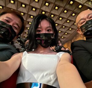 Mimi Shao Instagram - -
金馬57 金馬57

很高興第一次參與夢寐以求的金馬就是跟著最喜歡的刻在，心情到現在都無法平復，像夢一樣。

聽見入圍的獎項，得獎的是刻在你心底的名字，藏不住內心的喜悅跟感動，好高興我也是刻在的一份子！

想謝謝這一路上給我加油打氣支持我們的所有人，我會記在心裡，加倍的努力，謝謝你們！這段旅程真的好美⋯

最辛苦的工作人員們 謝謝你們 我愛你們！💞

也想跟我最愛的哥哥說⋯
你最棒了！水啦！💜
一起加油💪

謝謝🙏
Dress ：@jasmine_galleria_taipei 
Make up ： @yml.makeup 
Hair ： @jimmy1987909