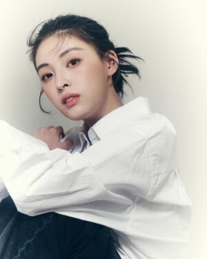 Min Ha-ram Instagram - 깔꼼 하라무🤍

📸 @circusbear_z 
💁🏻‍♀️ @zzoomakeup