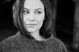 Mina Tander Instagram - Alles neu macht der 6. Februar-
heute geht @agenturensemble an den Start und ich freue mich riesig, Teil dieses neuen Abenteuers zu sein!

I'm thrilled to announce that my new German acting agency #agenturensemble will go online today- looking forward to new adventures- ensemble avec vous 💚

Hop over and show some love @agenturensemble 

Link in der Bio @yvonne_catterfeld_offiziell #jörgschüttauf #valentinpostlmayr

📷 by @pascal_haas_