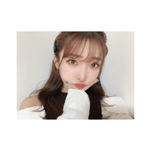 Minami Instagram - 気を抜くと一切投稿しなくなる癖やめたい👼

最近の出来事はね
頑張って歯医者に行った🦷
画面バキバキになってiPhone15プロデビューした🤩
胃袋が大きくなった💓