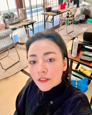 Minami Instagram - プレミアムドラマ『仮想儀礼』
今夜始まります🤍

🪲🦋🪲🦋🪲🦋🪲🦋🪲🦋🪲🦋🪲🦋

2023年12月3日（日）22時00分〜
NHK BS プレミアム4K（新BS4K）／NHK BS（新BS2K）

【出演】 青柳翔　大東駿介 ／ 石野真子　美波　河井青葉　松井玲奈　川島鈴遥　奥野瑛太　齋藤潤　宮地真史 ＊ 峯村リエ ／
尾美としのり　目黒祐樹　石橋蓮司　ほか

【演出】 岸善幸　石井永二　森義隆
【原作】 篠田節子
【脚本】 港岳彦　江頭美智留
【音楽】 岩代太郎
【宗教考証】 釈徹宗
【ナレーション】 津田健次郎

#プレミアムドラマ
#仮想儀礼
#美波
#メイク部屋